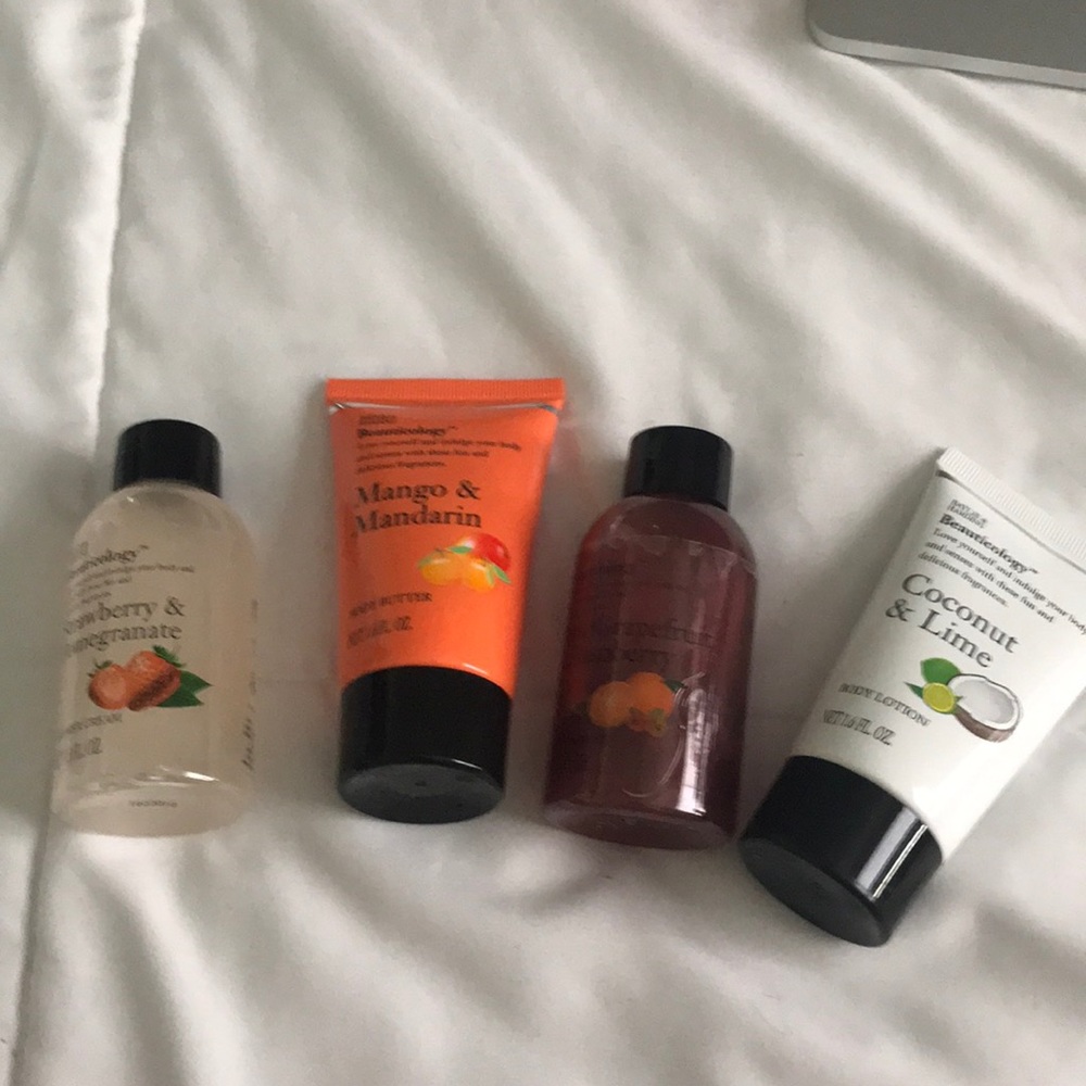 Body butter and body wash bundle
